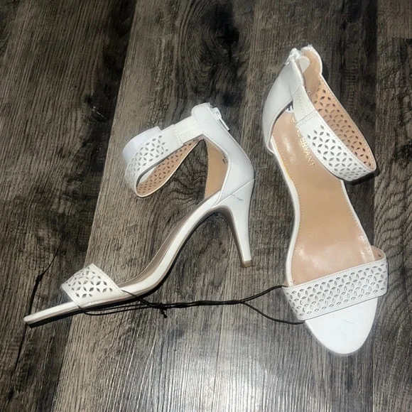 Lane Bryant Eyelet White Heels | Sz: 10 - Picture 3 of 4